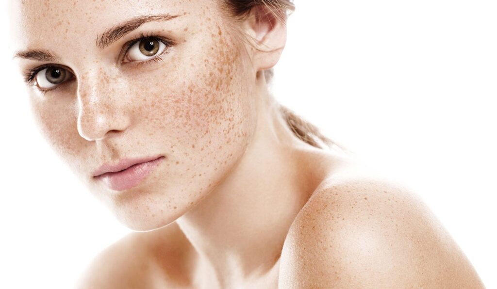 Traitements cosmétiques pour lutter contre les taches cutanées